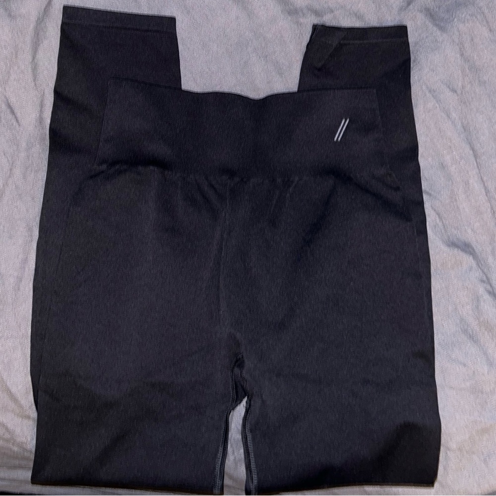 Tala athletic wear, seamless active wear leggings, size medium